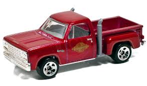 Hot Wheels 1978 Dodge Li’l Red Express Truck Vino | Colección Clásicos Muscle