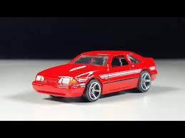 Hot Wheels ’92 Ford Mustang | Serie HW The 90s | 1:64