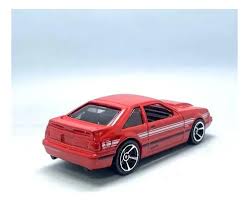 Hot Wheels ’92 Ford Mustang | Serie HW The 90s | 1:64