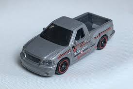 Hot Wheels ’99 Ford F-150 SVT Lightning | Serie HW The 90s | 1:64