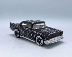 Hot Wheels ’57 Chevy Verde o Negro – Clásico de Colección