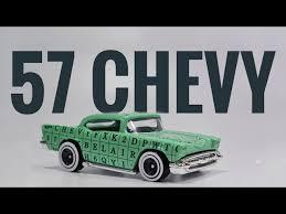 Hot Wheels ’57 Chevy Verde o Negro – Clásico de Colección