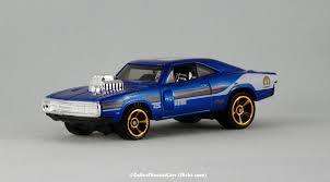 Hot Wheels ’70 Dodge Charger R/T Azul – Muscle Car de Colección