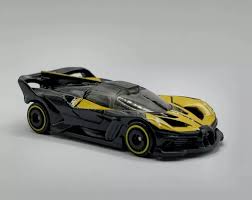 Hot Wheels Bugatti Bolide Amarillo | HW Exotics 1:64