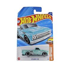 Hot Wheels ’67 Chevy C10 Roja (HW Art Cars) & Azul (HW Hot Trucks) | 1:64